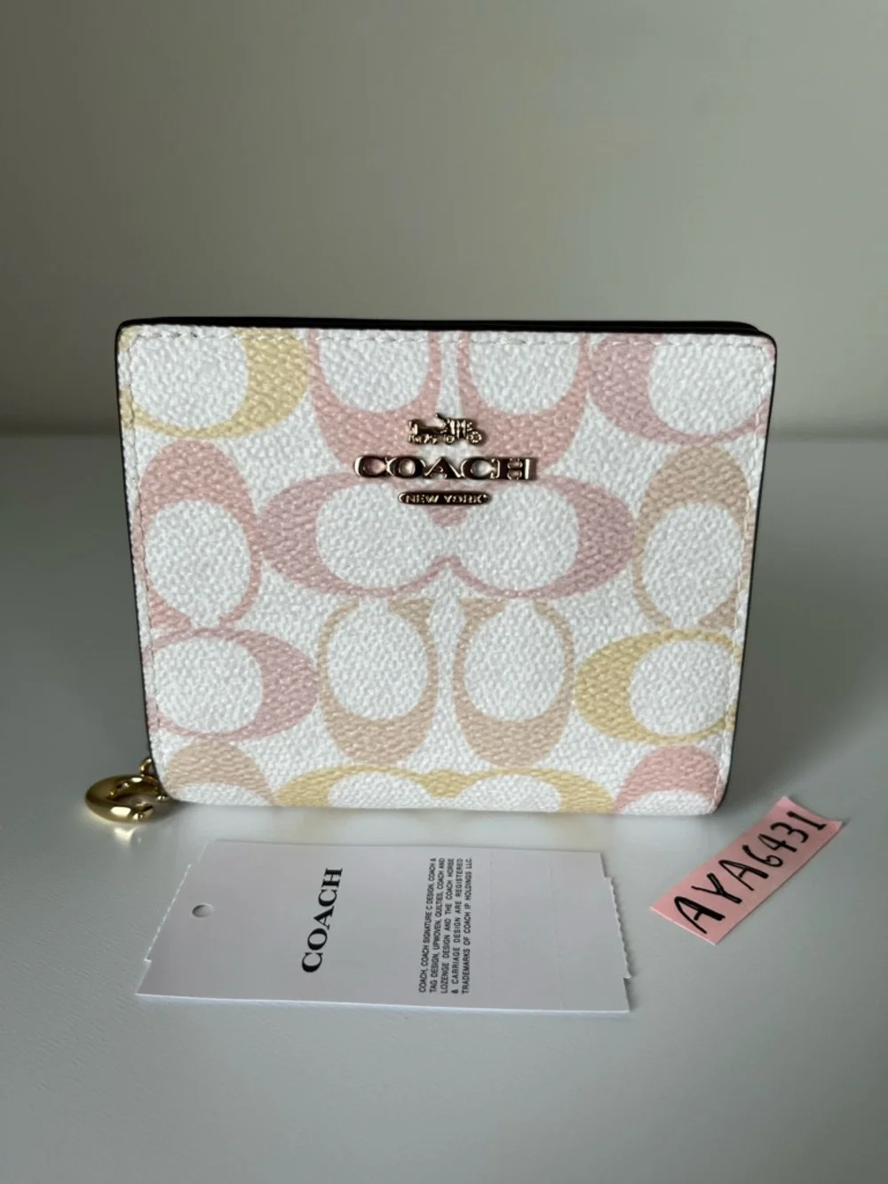 Coach Wallet🎈🎈 - Picture 2 of 9